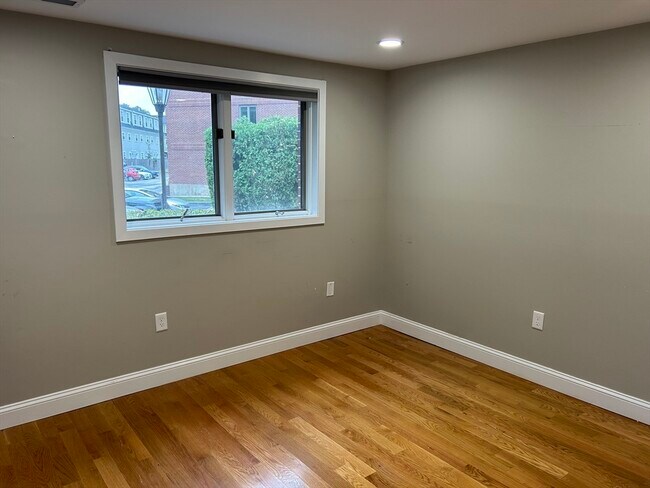 Building Photo - 126 Merrimac St