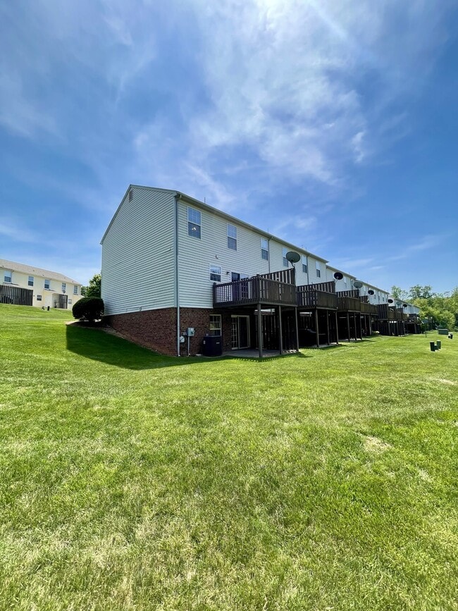Building Photo - 198 Mulberry Cir
