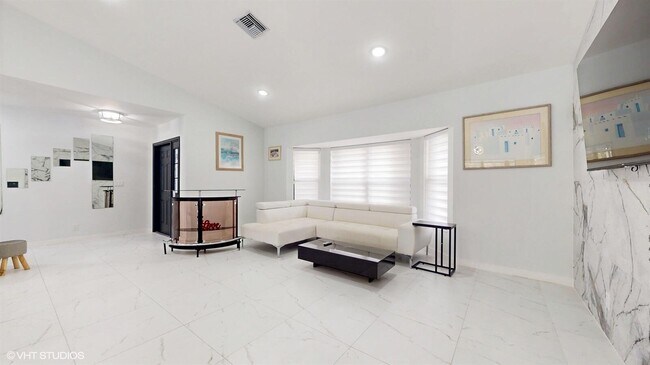 Building Photo - 13947 Geranium Pl