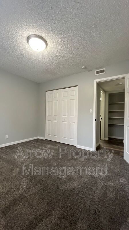Building Photo - 3405 Holdrege St