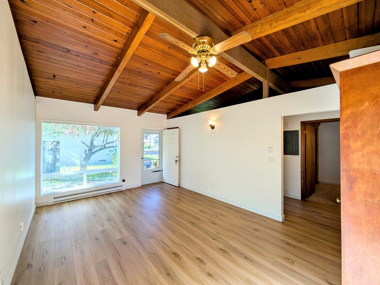 Building Photo - 11725 SW 7th St