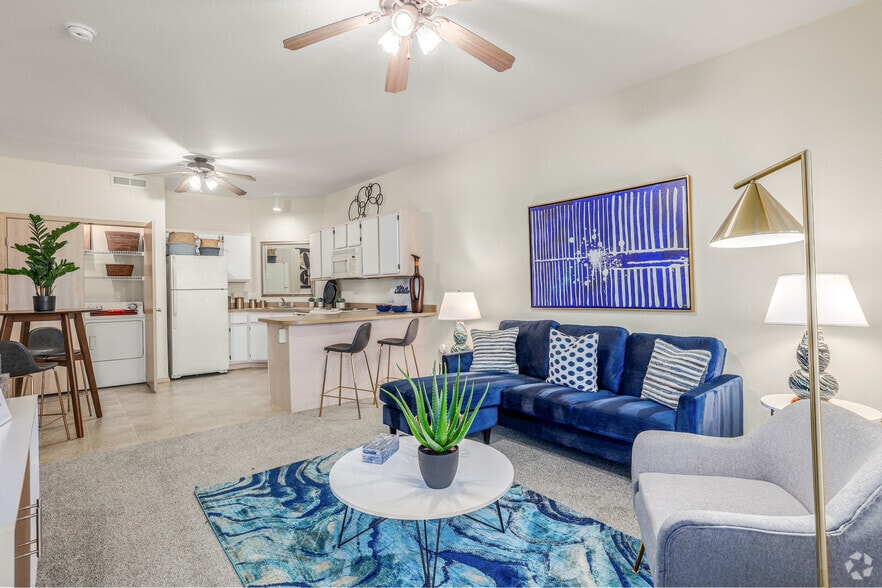 Custom - 1BD, 1BA - 665SF - Living Room - The Links at Mustang Creek