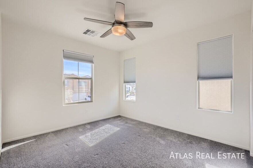 Building Photo - 637 Loyalty Ct