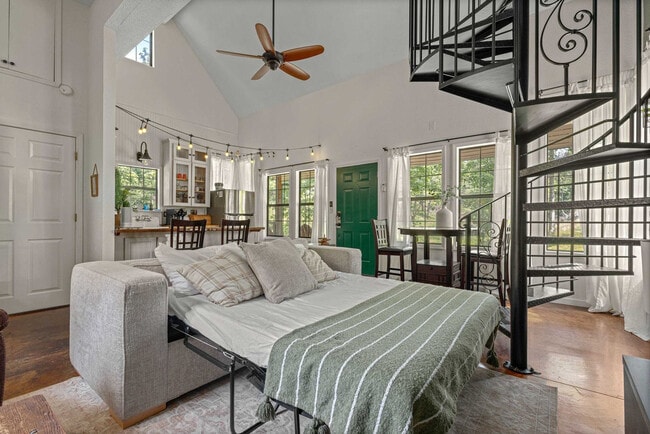 Building Photo - 10583 Two Girls Ln