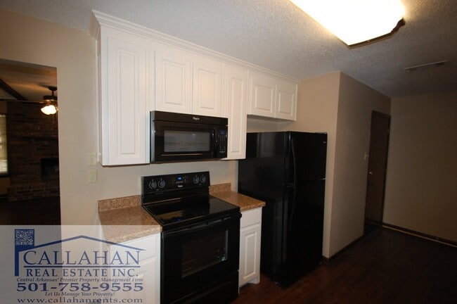 Building Photo - Home in the heart of Sherwood