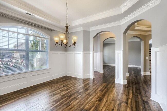 Building Photo - 5 Bedroom single family home in Mooresville