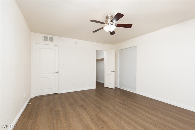 Building Photo - 753 Oakmont Ave