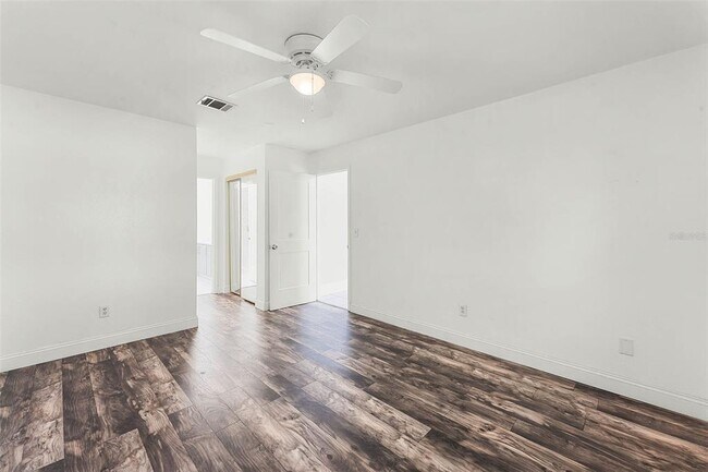 Building Photo - 119 Floral Ct