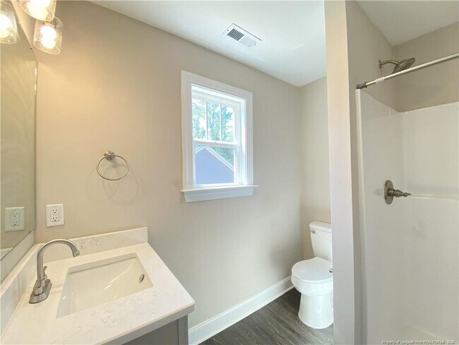 Building Photo - 616 Courtland Dr