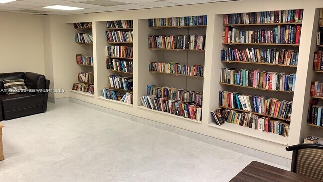 Building Photo - 3180 S Ocean Dr