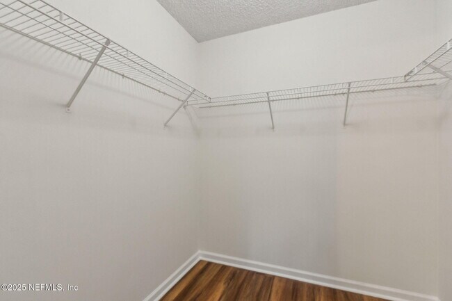 Building Photo - 616 Fallen Timbers Dr
