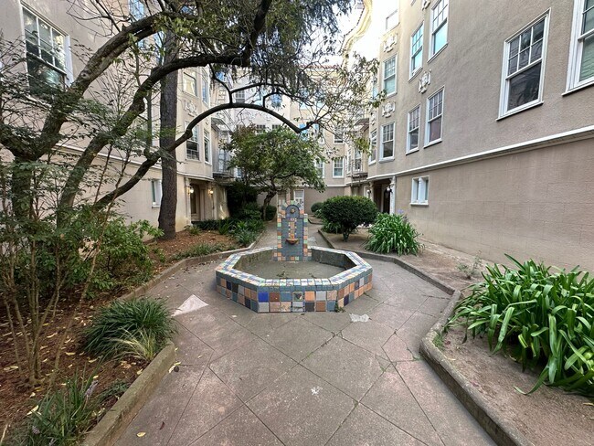 Building Photo - 2030 Fell Street