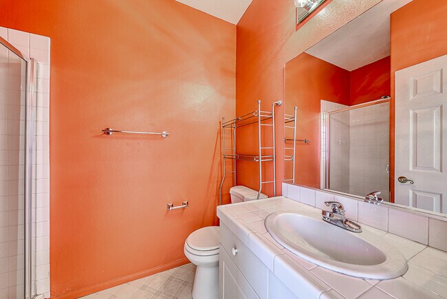 Building Photo - 2367 Thayer Ave