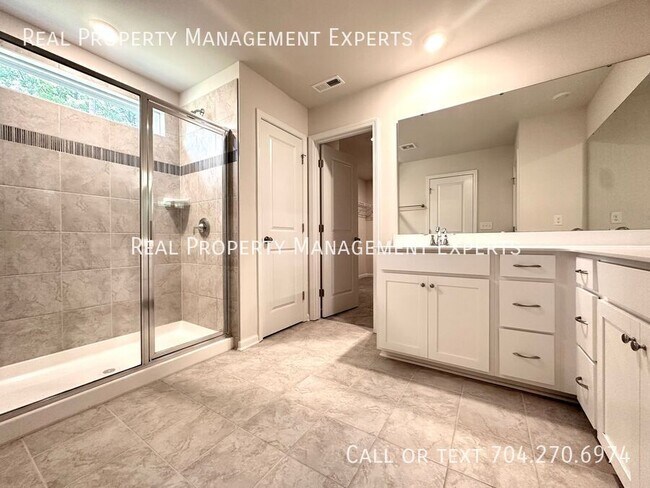 Building Photo - 146 Dogwood Grv Pl