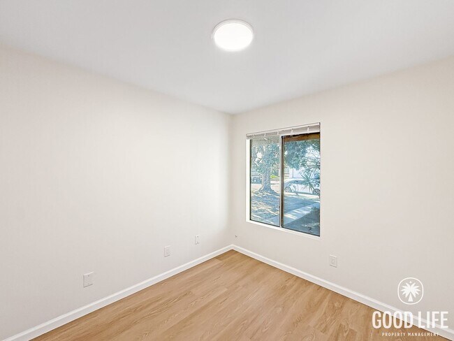 Building Photo - Freshly Remodeled 3B/2BA W/ Fenced Yard & Attached Garage!