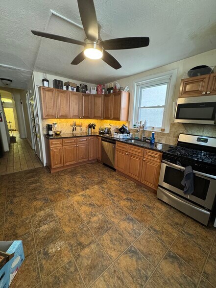 Kitchen - 3203 Powelton Ave