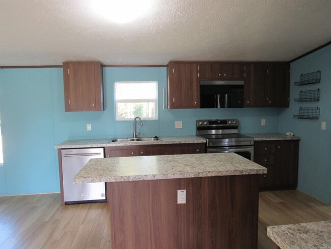 Building Photo - 12 Flintstone Cove