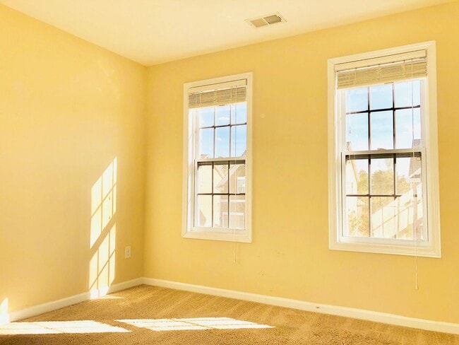 Building Photo - Immaculate 5bd 3bd Berewick home with many newly upgrades!