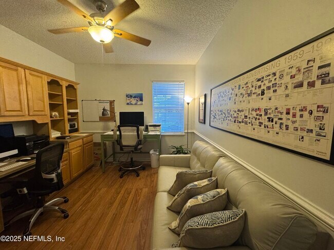 Building Photo - 12402 Mt Pleasant Woods Dr