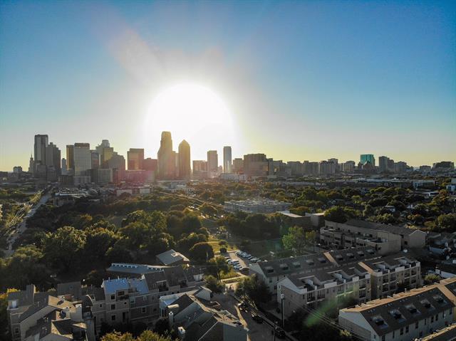 Building Photo - 3845 Convent St