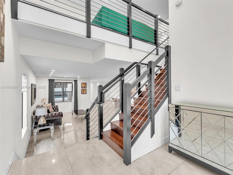 Building Photo - 10250 NW 76th Ter