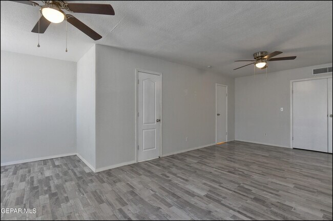 Building Photo - 1739 Russ Randall St