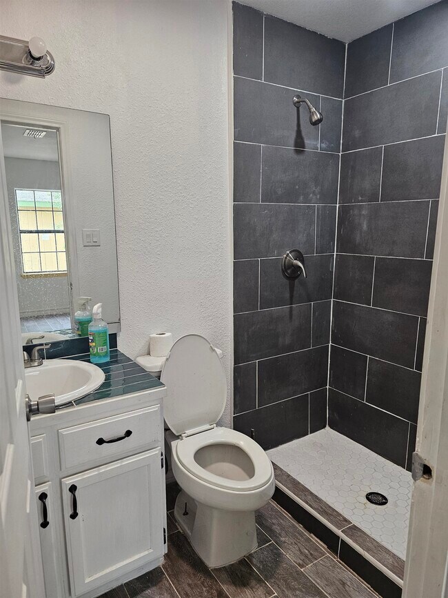 Building Photo - 4933 Franzetta St