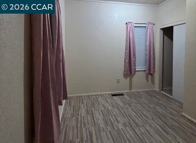 Building Photo - 1624 Flora St