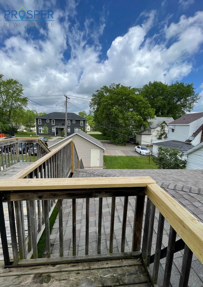 Building Photo - WA810X