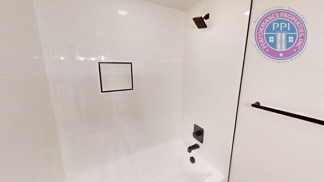 Building Photo - Lake Oswego Gem!!!  Single Level Ranch - Newly Updated