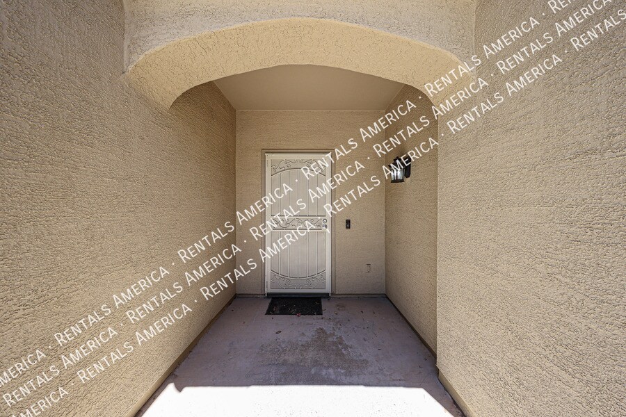 Building Photo - 3382 E Roadrunner Dr