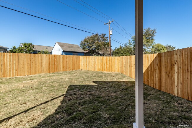 Building Photo - 10359 Lynwood Crk