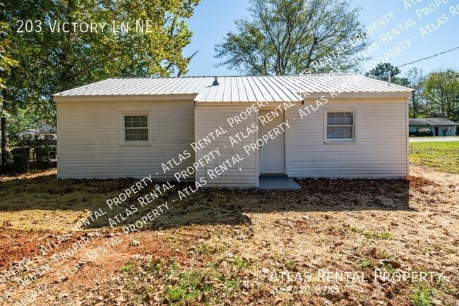 Building Photo - 203 Victory Ln NE