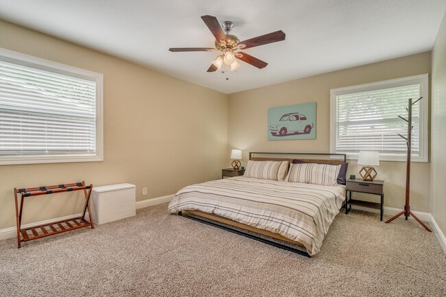 Building Photo - 12005 Cromwell Dr