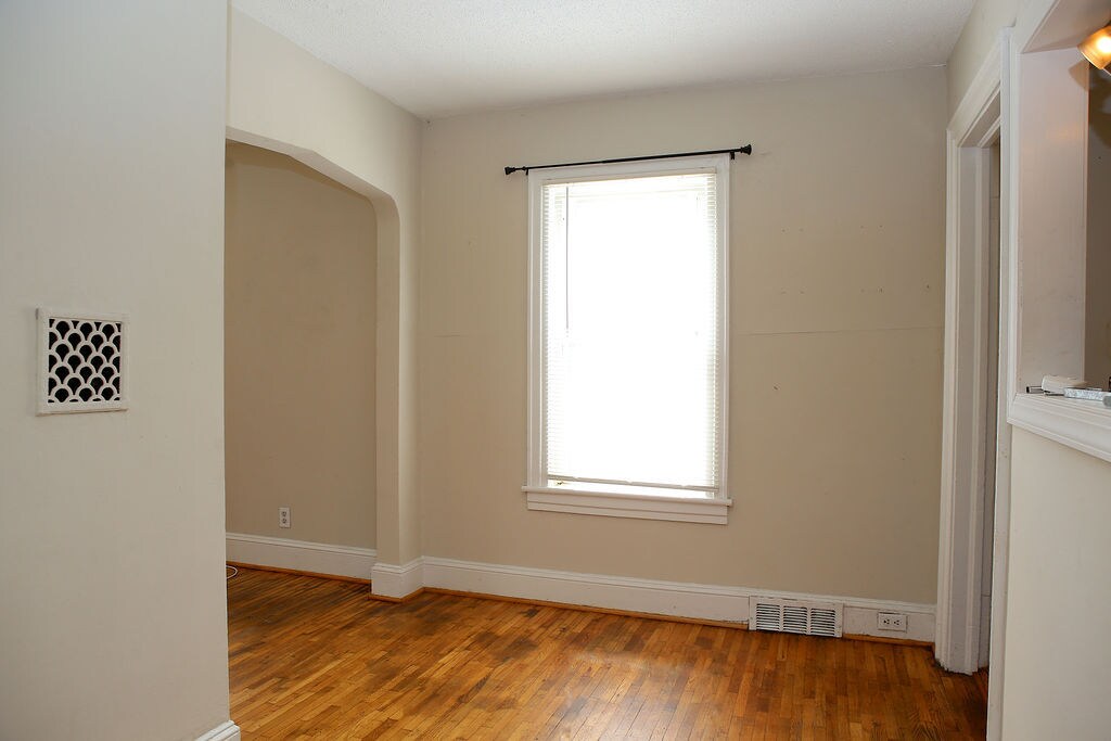 Building Photo - 2214 Walker Ave