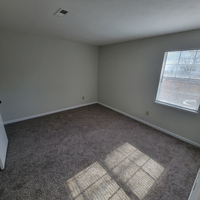 Building Photo - 3/2-Brick Ranch- Cookeville- 1 Car Garage