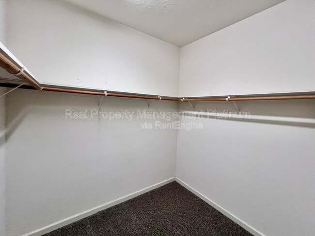 Building Photo - 5597 E Edna Ave