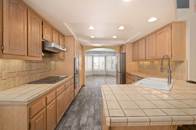 Building Photo - Beautiful 4-Bedroom, 2.5-Bathroom Home in ...