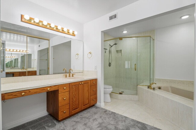 Building Photo - 8591 Naples Dr
