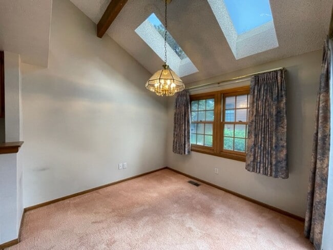Building Photo - 8020 Holland Ct