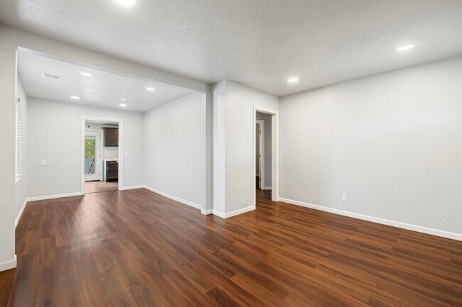 Building Photo - 4012 S Hudson Ave