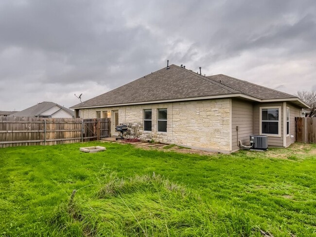 Building Photo - 2858 Southampton Way