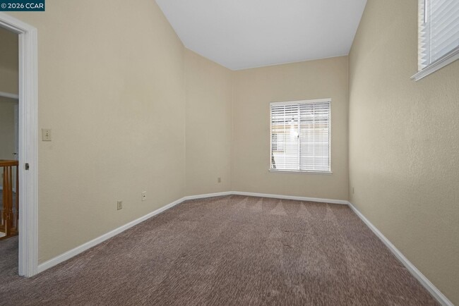 Building Photo - 1319 Strawberry Ct