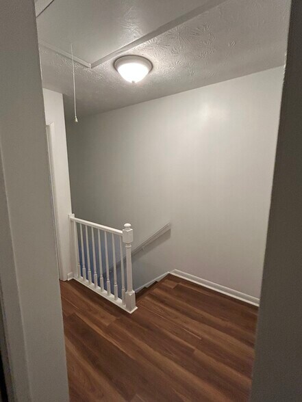 Building Photo - 226 Highland Park Dr