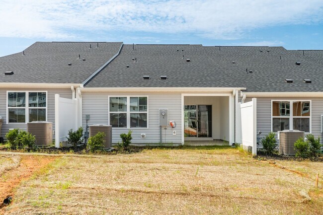 Building Photo - 644 Pasture Ridge Rd