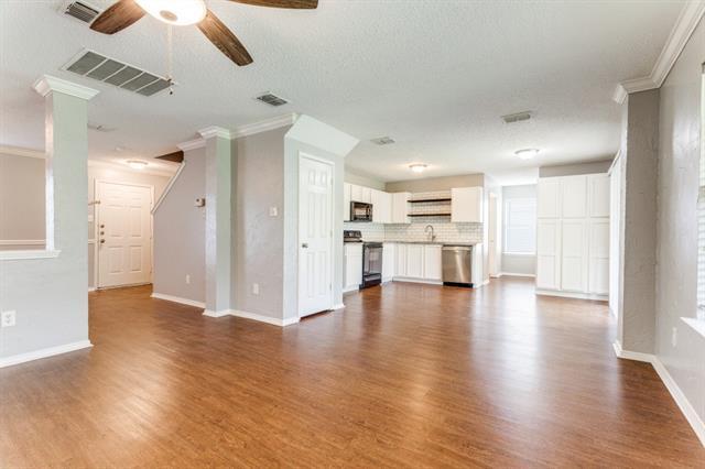 Building Photo - 9361 Sundial Dr