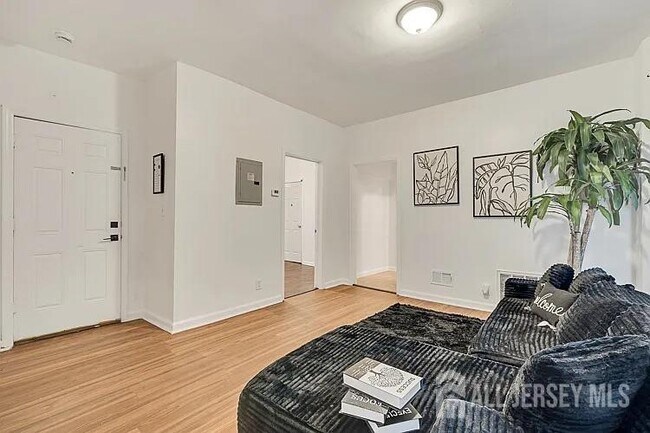 Building Photo - 110 N 17th St