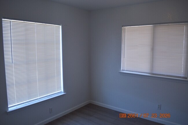 Building Photo - 16777 English Country Trail