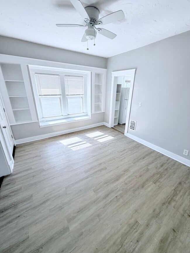 Building Photo - 3914 W 21st St