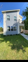 Building Photo - 1635 Sheldon St